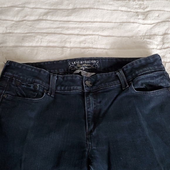 Dark wash denim - Picture 3 of 3